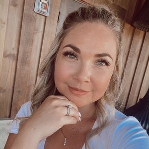 Meet your Posher, Corinna